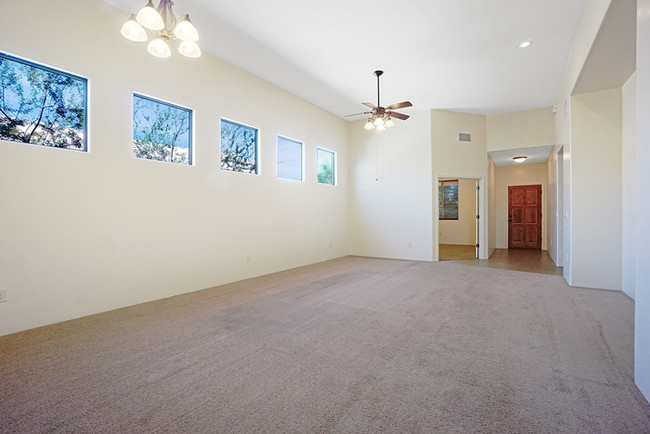 Building Photo - 48 S Happy Valley Saddle Dr