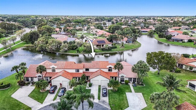 Foto del edificio - 10323 Hidden Springs Ct