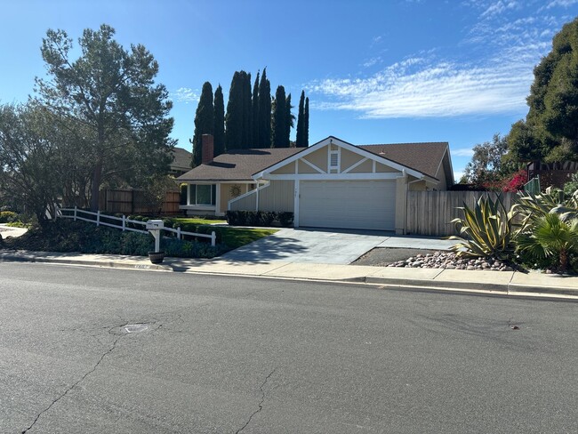 Building Photo - Nice 4 bedroom, 2 bath home