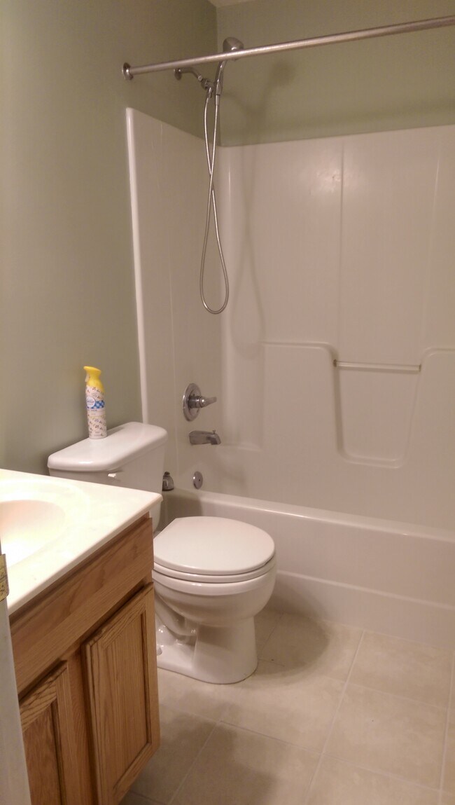 Full bathroom - 688 212th Street