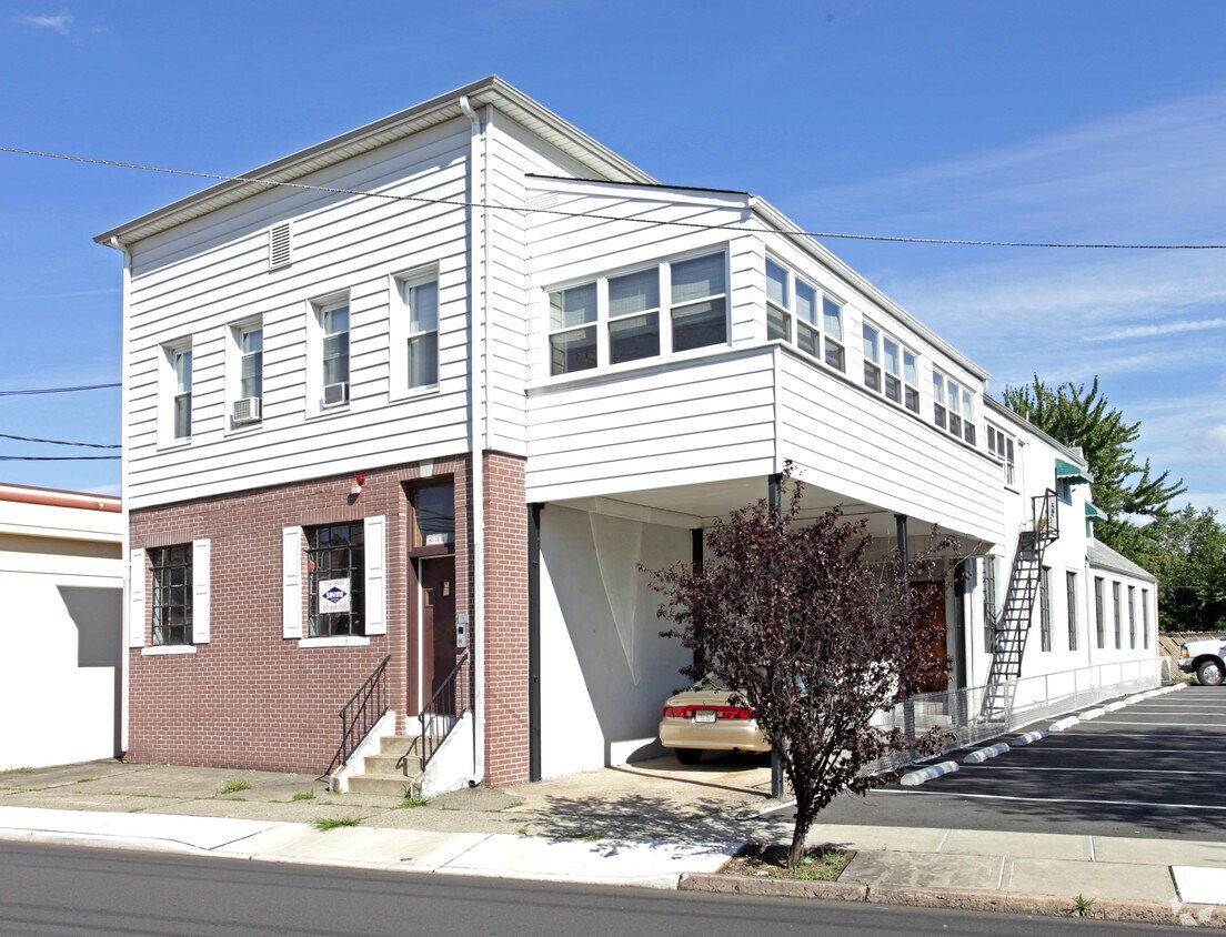 634 Stuyvesant Ave, Lyndhurst, NJ 07071 Apartments in Lyndhurst, NJ