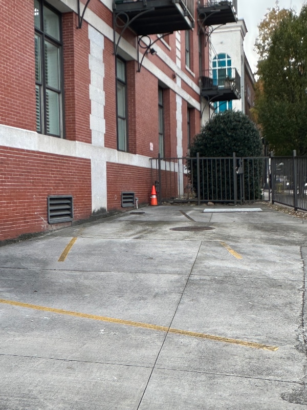 Building Photo - 300 S Gay St