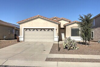 Building Photo - 534 W Calle Cajeta