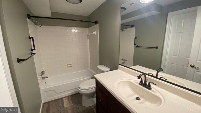 Foto del edificio - 1524 Marlborough Ct