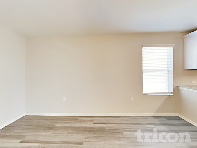 Foto del edificio - 6815 Hibiscus Falls