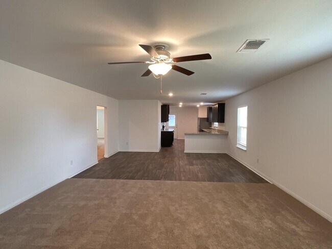 Foto del edificio - 17804 Speculator Ln
