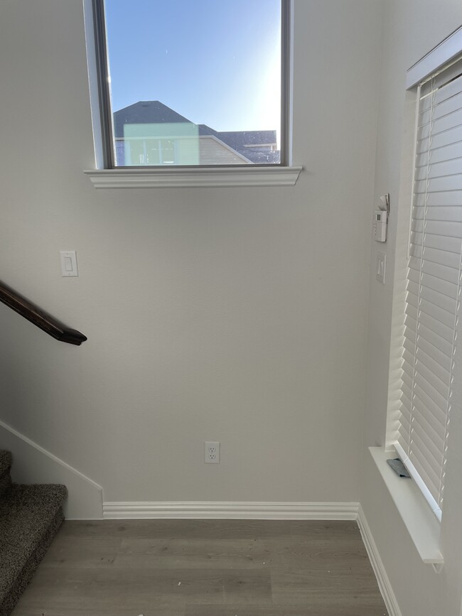 Building Photo - 3908 Chesapeake Ln