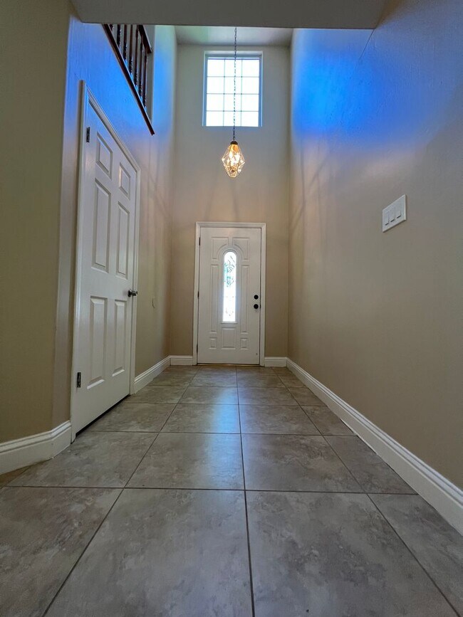 Foto del edificio - 5504 Pine Canyon Dr