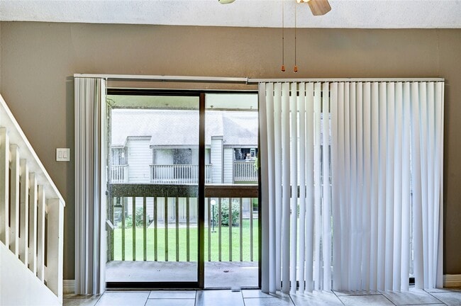 Foto del edificio - 12900 Walden Rd