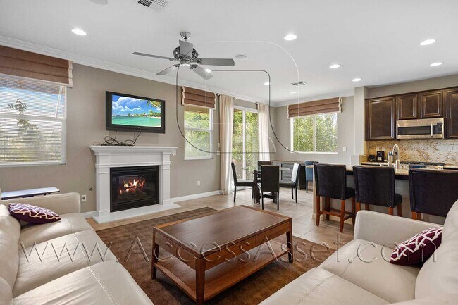Foto del edificio - Beautifully Furnished 4 Bed/3 Bath Home With Mountains And Lake Views  In Lake Elsinore!