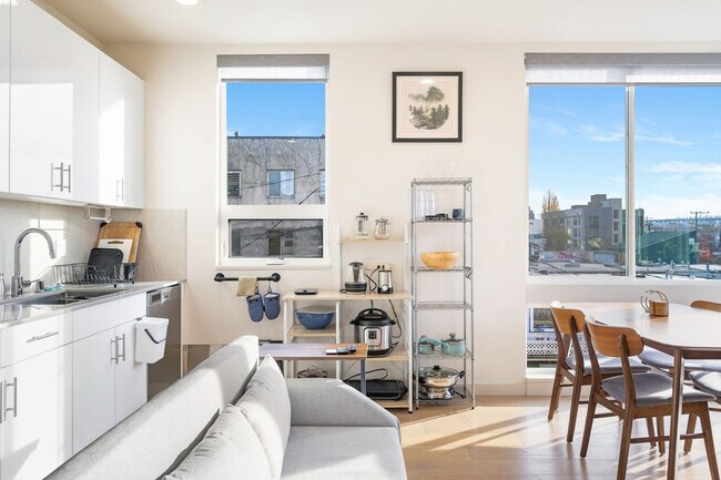 Foto del edificio - 3609 2nd Ave NW