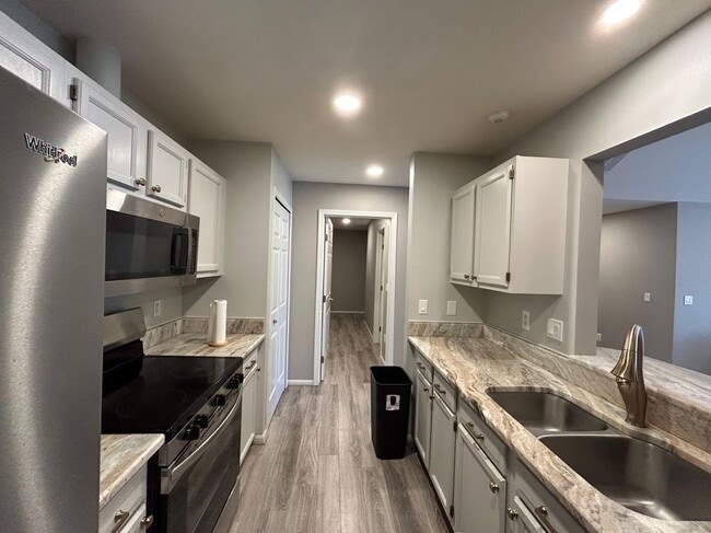 Building Photo - 4035 Cornerstone Dr