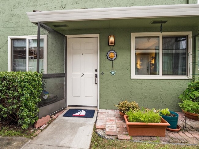 Building Photo - 1450 42nd Ave