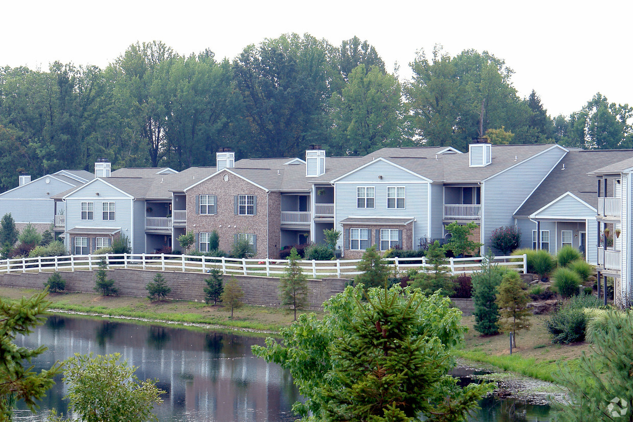 Foto principal - Copper Creek Townhomes