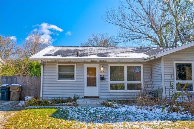 Foto del edificio - 1309-1311 Prairie Rd