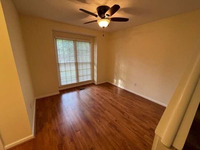 Foto del edificio - Mebane