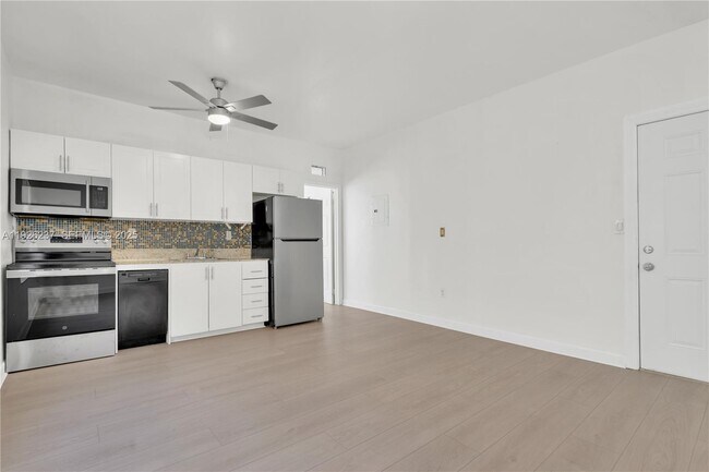 Foto del edificio - 963 SW 6th St