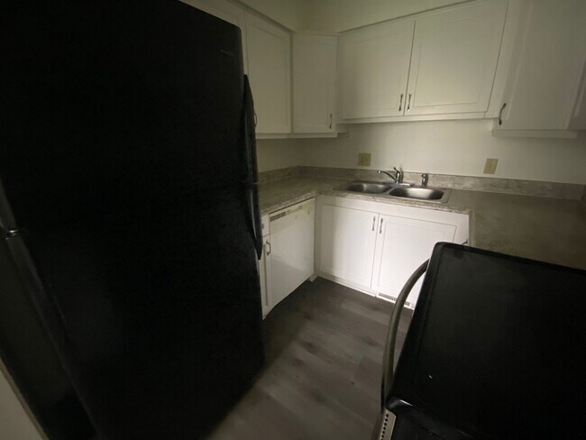Foto del edificio - NOW SHOWING this 3 Br, 1.5 ba home located...