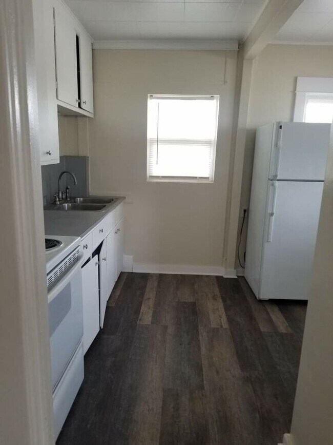 Foto del edificio - 1205 W Yakima Ave