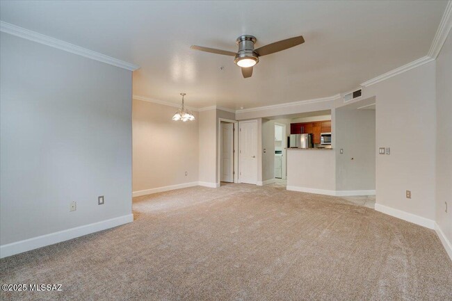 Building Photo - 5751 N Kolb Rd
