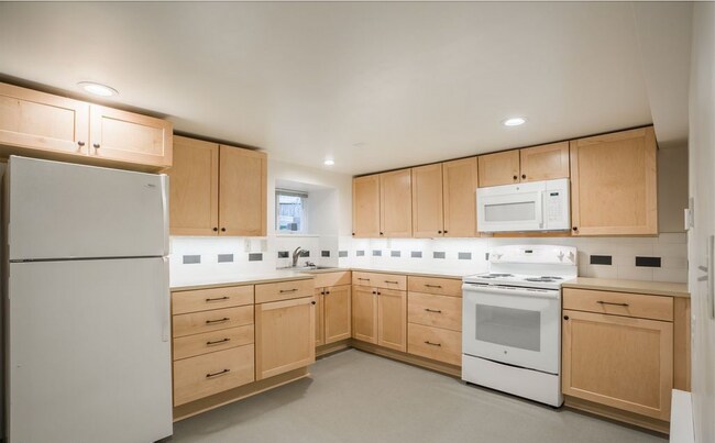 Foto del edificio - Updated One Bedroom in Beautifully Convert...