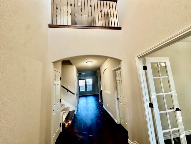Building Photo - 705 Cypress Hill Dr