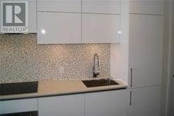 Photo du bâtiment - 1 Yorkville Ave