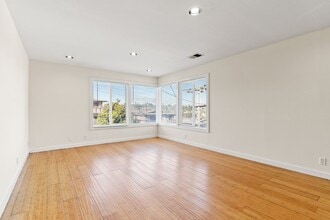 Building Photo - 8061 Greenridge Dr