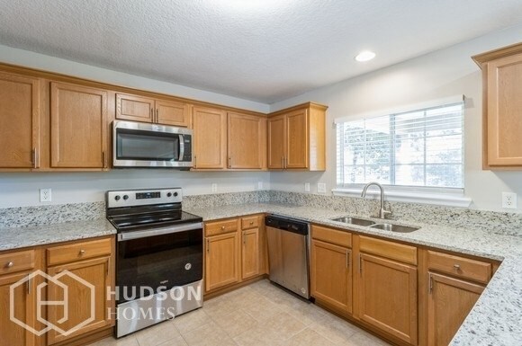 Building Photo - GET 1st FULL MONTH FREE! - 3883 Marsh Bluf...