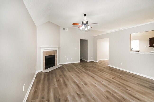 Building Photo - 5570 Alexandria Ln