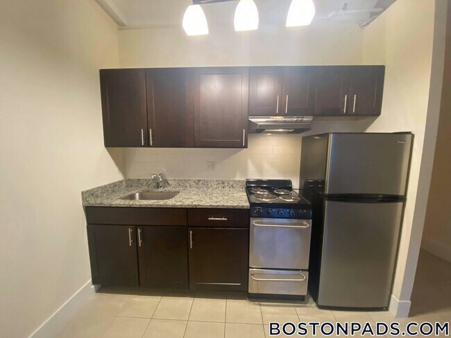 Building Photo - 62 Boylston St