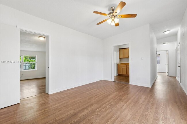 Foto del edificio - 1045 NW 115th St
