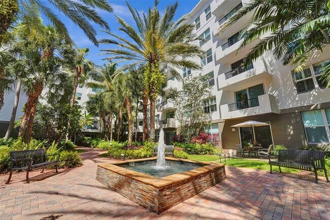 Foto del edificio - 2401 NE 65th St