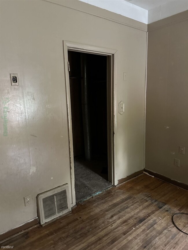 Foto del edificio - 3 br, 1 bath House - 2111 North Prospect Road