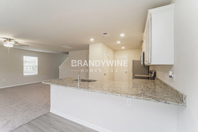 Building Photo - NEW Lower Rental Rate Leasing Special: Mar...