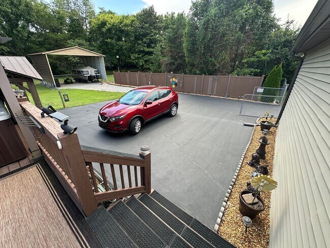 Building Photo - FULLY FURNISHED, SINGLE-FAMILY HOME IN NOR...