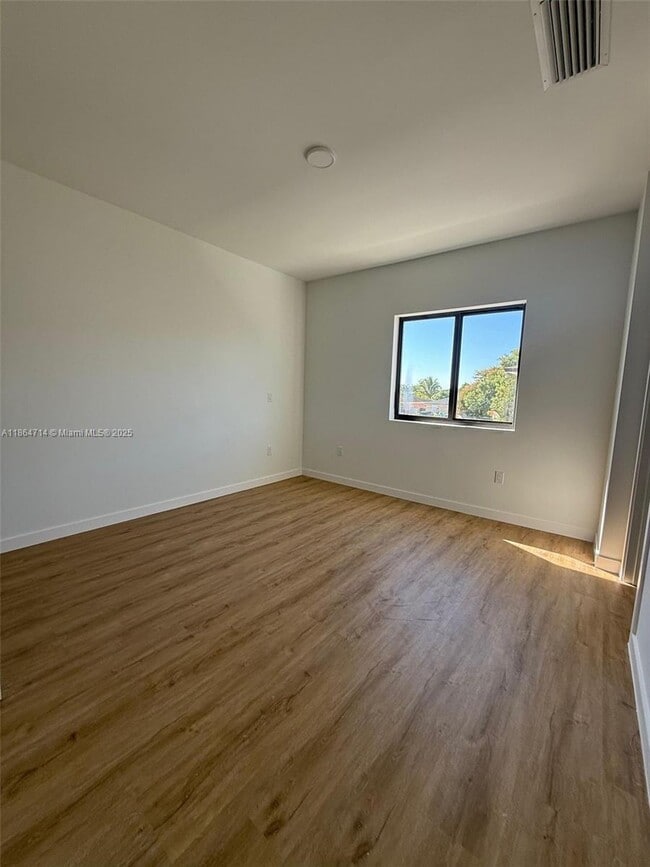 Foto del edificio - 421 SW 1st St