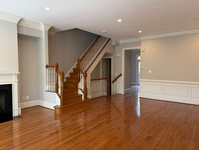 Foto del edificio - Park Potomac Luxury Townhome