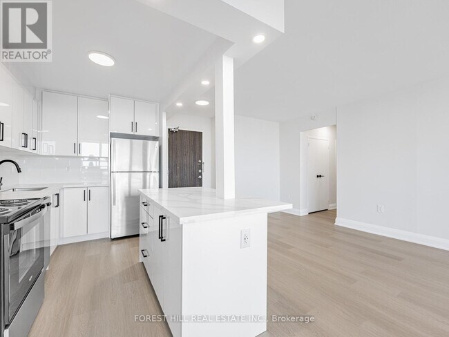 Photo du bâtiment - 140-1140 Elm Ridge Dr