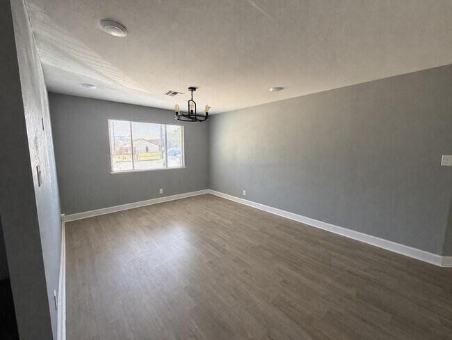 Building Photo - 151 Darden Dr