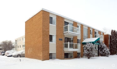 Building Photo - McLaren Manor