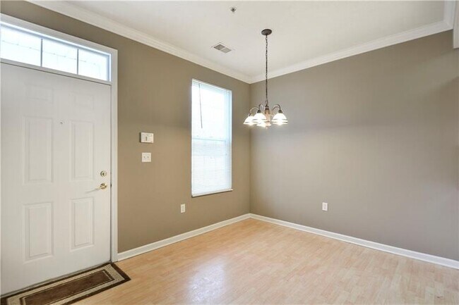 Building Photo - 606 Sonie Dr