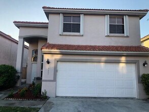 Building Photo - 3227 W Buena Vista Dr