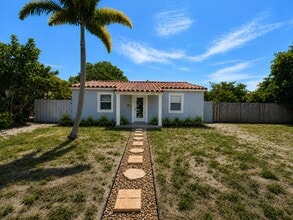 Building Photo - 1508 NW 1st Ave