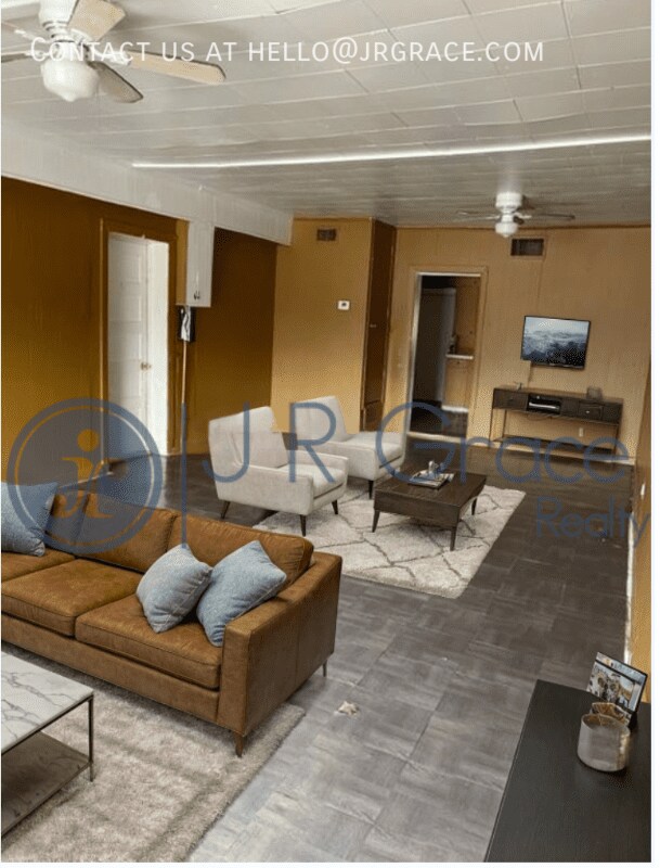 Foto del edificio - 2BED -1 BATH APARTMENT / RENT NOW!