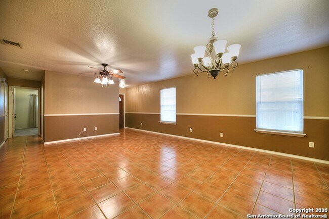 Building Photo - 3 Bedroom/2 Bath Mission Creek Subdivision