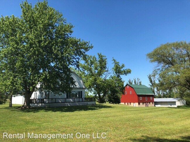Building Photo - 4 br, 3.5 bath House - 8597 E. Donner Rd