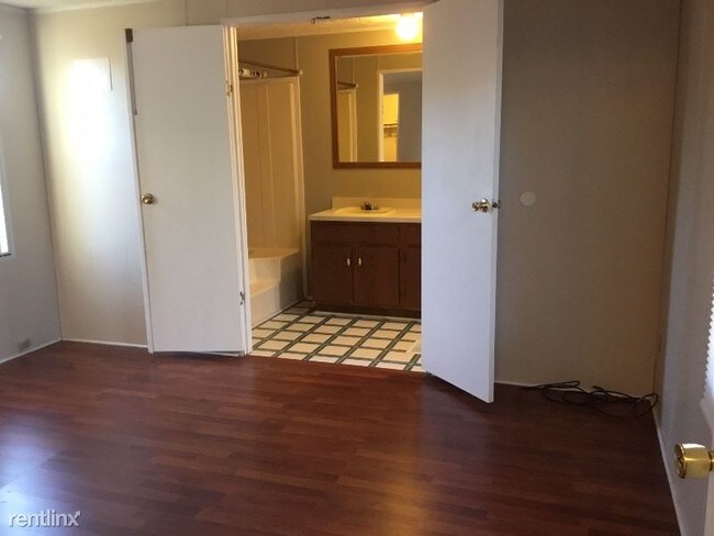 Building Photo - 2 br, 1.5 bath Mobile Home - 1099 Jordan Rd
