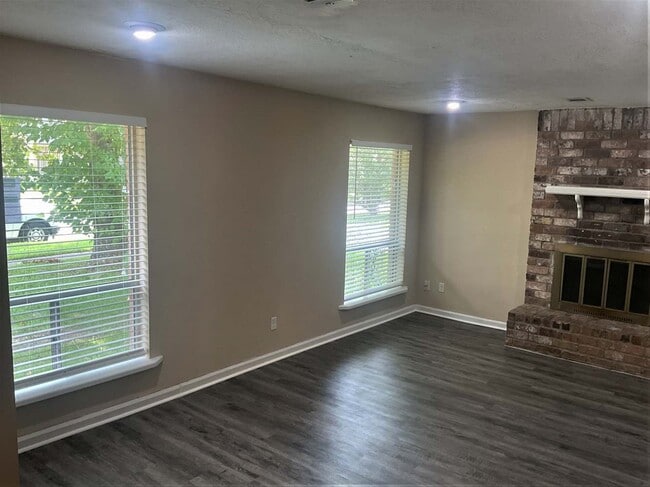 Building Photo - 5303 Enchanted Mist Dr