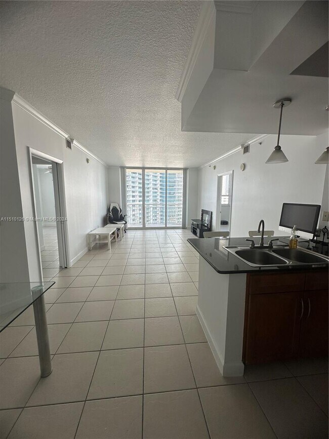 Photo - 2000 N Bayshore Dr Apartment